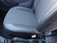 Renault Logan II 2013-2022 Autositzbezüge (Kunstleder↗Stoff, Premium) Foto 6