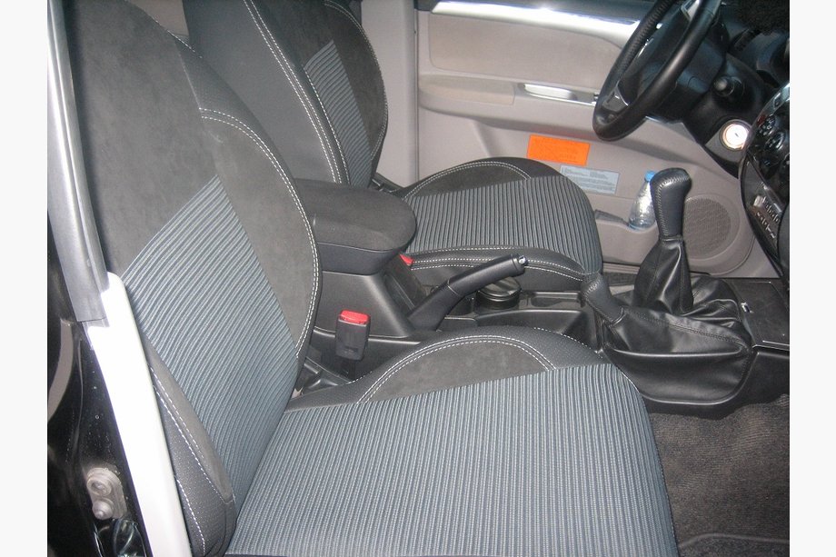 Mitsubishi Pajero Sport 2008-2015 Autositzbezüge SoyuzAuto Premium Foto 3