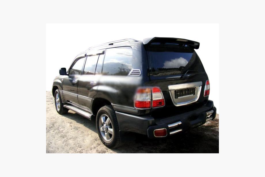 Toyota Land Cruiser 100 1998-2007 Chrom Heckblende um das Kennzeichen (Kunststoff) Foto 1
