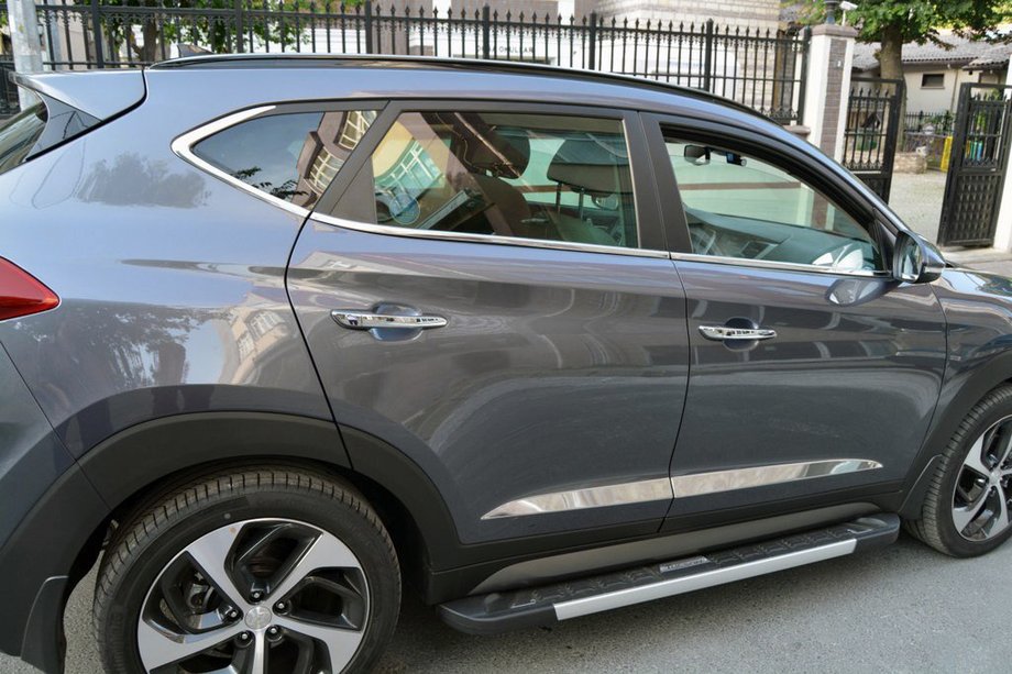 Hyundai Tucson TL 2016-2021 Türleisten Chrom (breit, 4 Stk, Edelstahl) Image