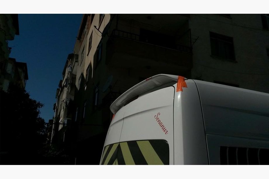 Volkswagen Crafter 2006-2016 Heckspoiler Anatomik (schmales Modell, grundiert zum Lackieren) Foto 8