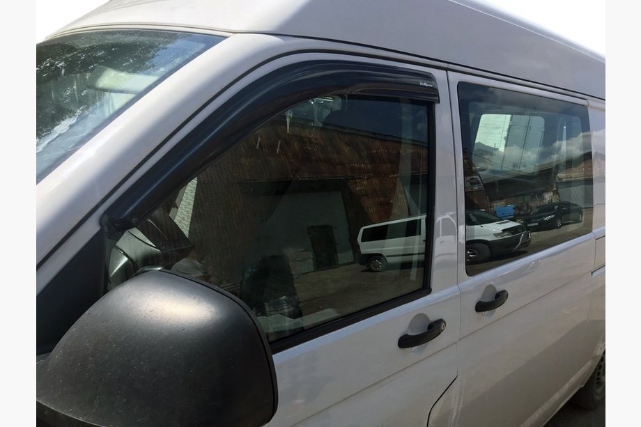 Volkswagen T5 Transporter 2003-2010 Windabweiser (2 Stk, MyRacing) Image