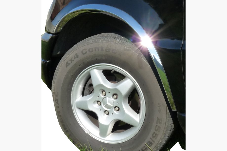Mercedes ML W163 1997-2005 Radlaufverkleidungen (4 Stk, Edelstahl) Image