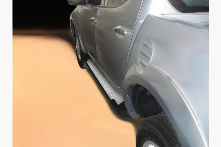 Mitsubishi L200 2015-2024 Trittbretter Allmond Grey (2 Stk., Alu) Foto 5