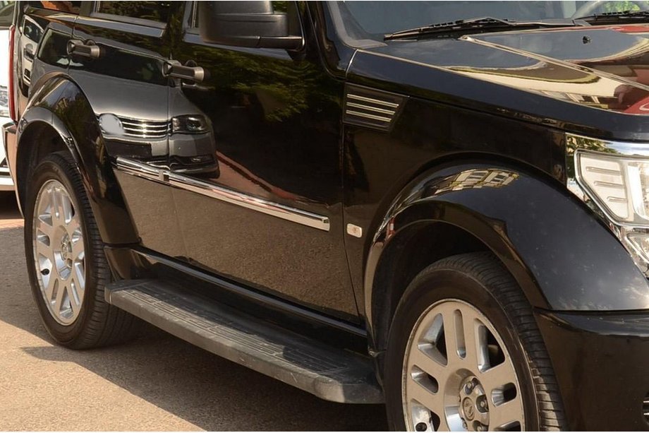Dodge Nitro 2006-2011 Türleisten Edelstahl Image