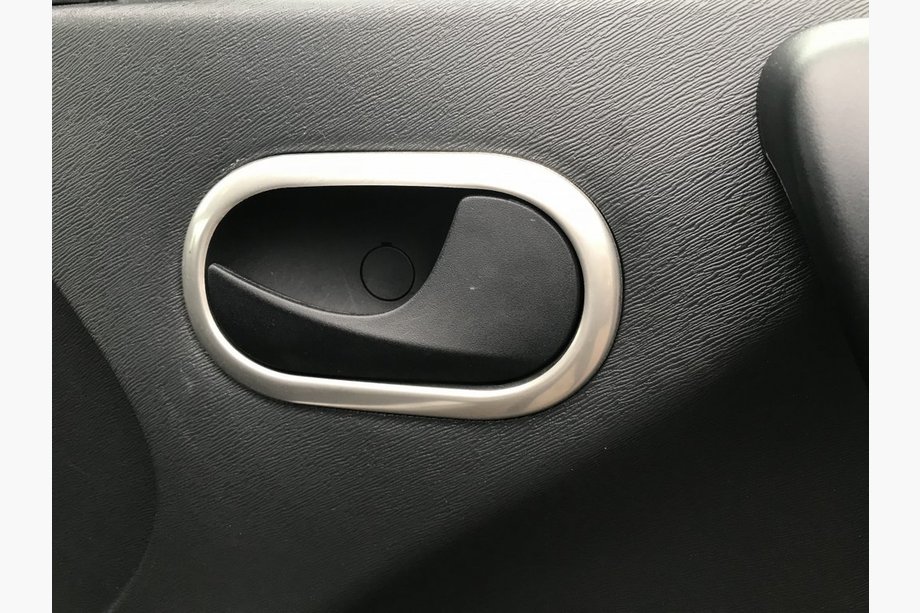 Mercedes Citan 2013-2021 Zierleisten für innere Türgriffe (2 Stk, Edelstahl) Image