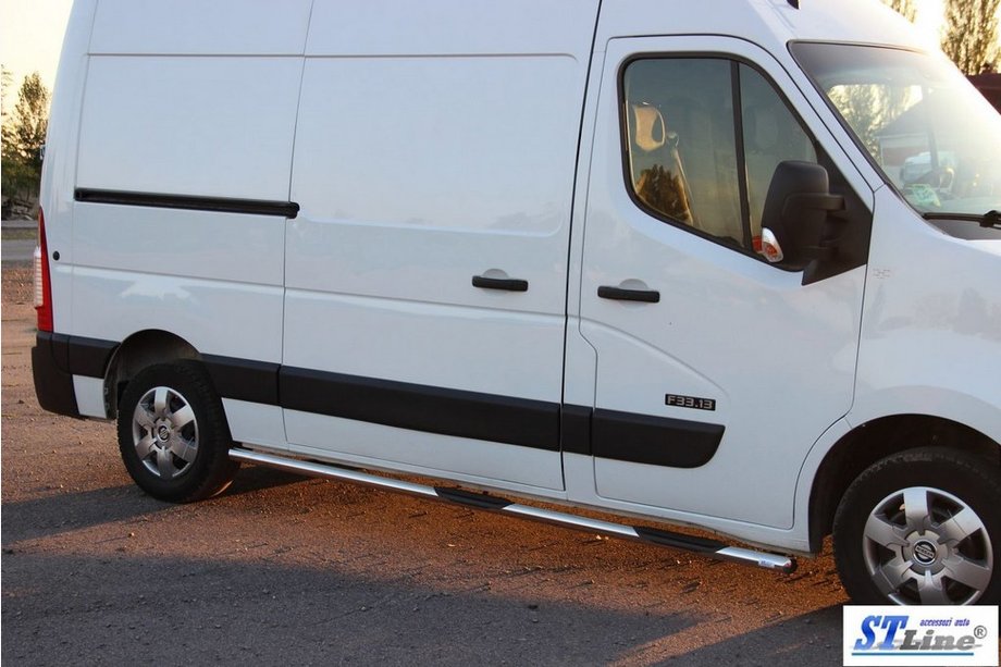 Nissan NV400 2010-2024 Seitliche Rohre BB002 (2 Stk., Edelstahl) Mittlerer Radstand Foto 9