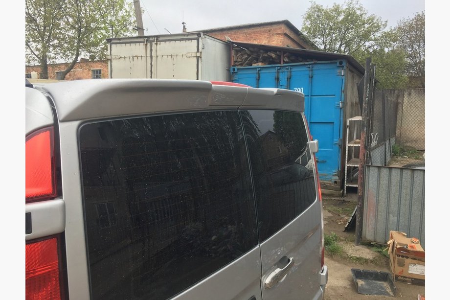 Mercedes Vito W639 2004-2014 Heckspoiler Anatomik 2-Türer (grundiert zum Lackieren) Foto 5