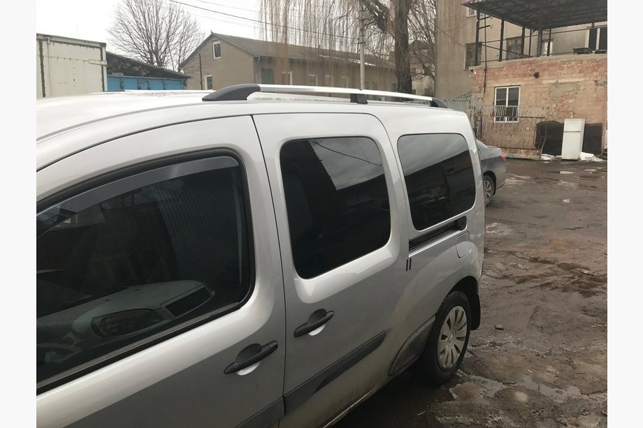 Renault Kangoo 2008–2020 Dachreling Chrom Maxi-Basis, Kunststofffüße Foto 3