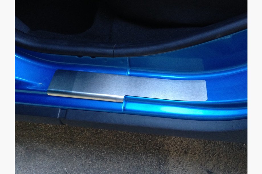 Renault Sandero 2013-2022 Einstiegsleisten Abdeckungen Nataniko (4 Stk., Edelstahl) Premium - 3M Klebeband, 0.8 mm Foto 2