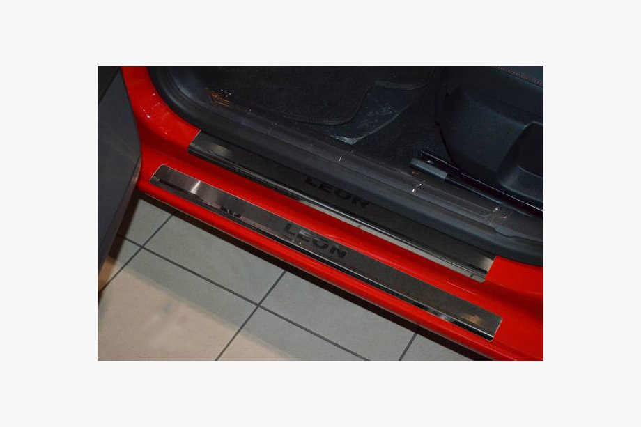 Seat Leon 2013-2020 Einstiegsleisten Abdeckungen Nataniko (8 Stk., Edelstahl) Premium - 3M Klebeband, 0.8 mm Image
