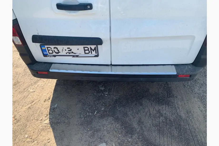 Renault Trafic 2015- Heckstoßstangenschutz OmsaLine Edelstahl Foto 2