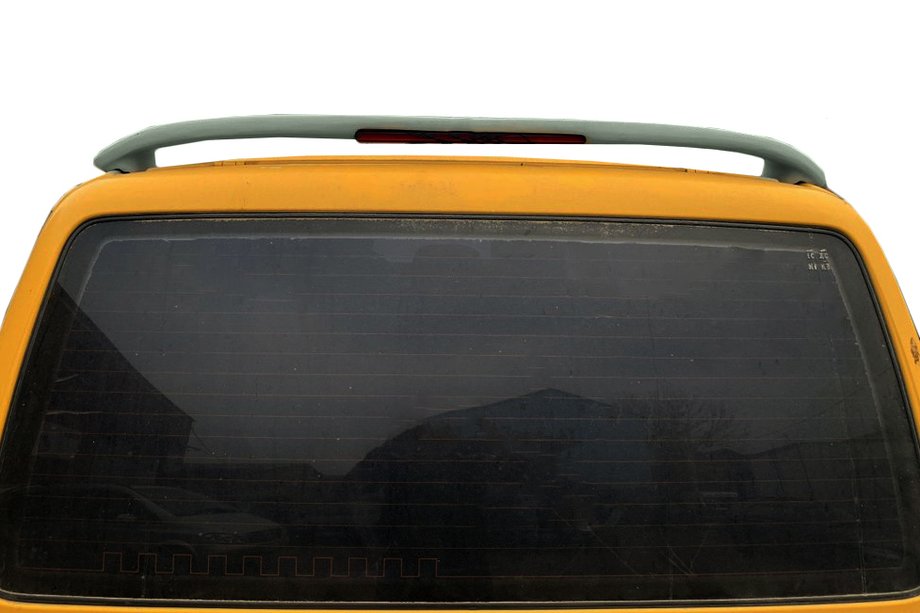 Volkswagen T4 Caravelle/Multivan 1990–2003 Dachspoiler mit Bremslicht Isikli (grundiert zum Lackieren) Image