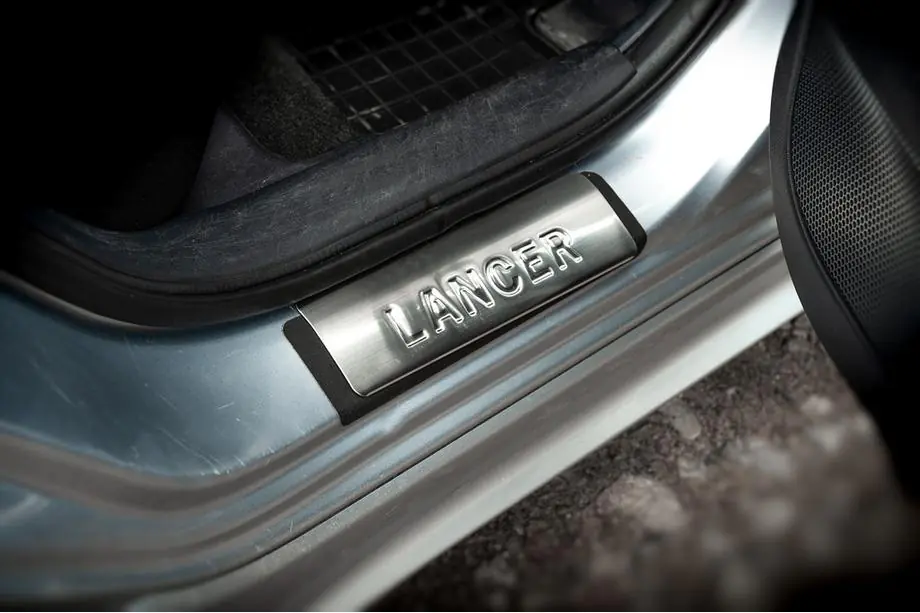 Mitsubishi Lancer X 2008- Einstiegsleisten Edelstahl Omsa 4 Stück Foto 4