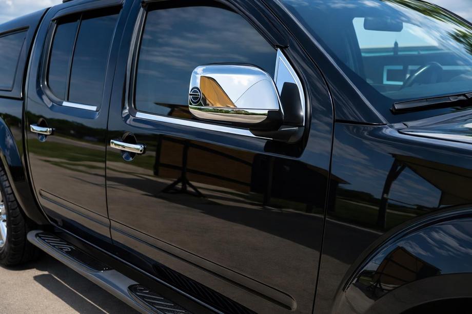 Nissan Navara 2006-2015 Abdeckungen für Windabweiser (2 Stk., Edelstahl) Image