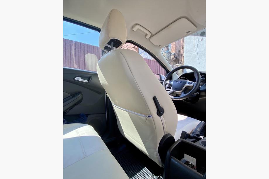 Ford Focus III 2011-2017 Autositzbezüge Kunstleder+Stoff+Alcantara Antara A099 (Komplettset) Foto 16