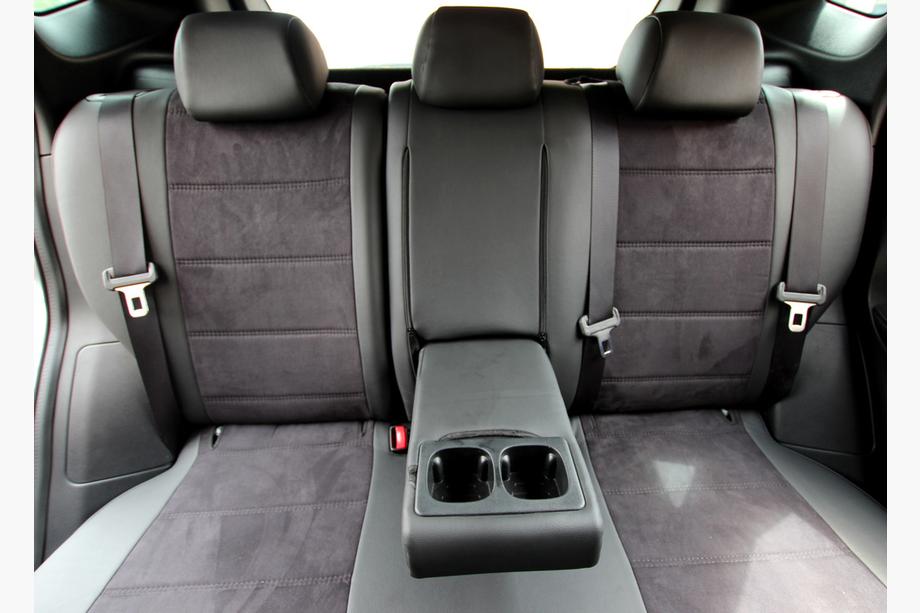 Nissan Qashqai 2014-2021 Autositzbezüge Kunstleder+Stoff+Alcantara Antara A001 (kompletter Innenraum) Foto 1