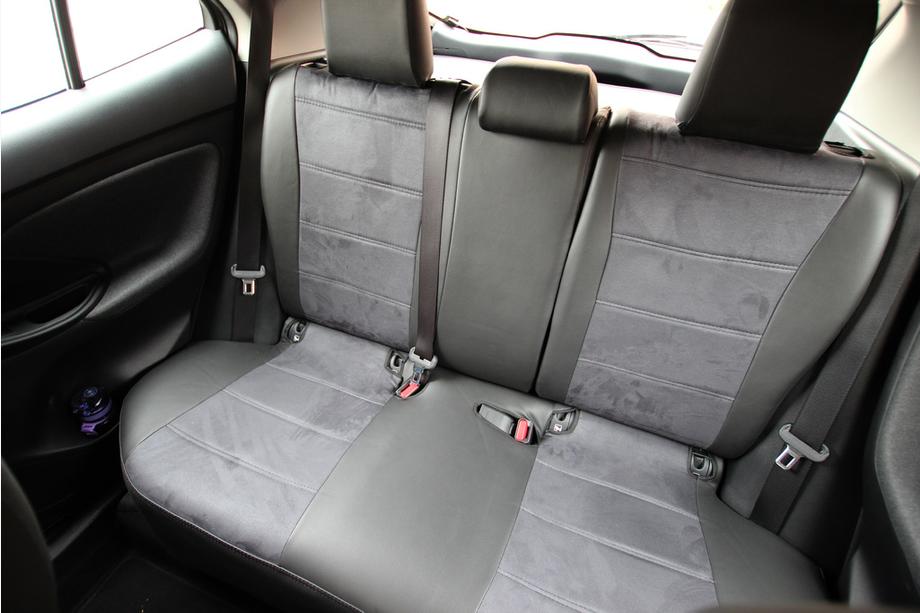 Toyota Yaris/Yaris Cross (XP210) 2020- Autositzbezüge Kunstleder+Stoff+Alcantara Antara A001 (kompletter Innenraum) Foto 4