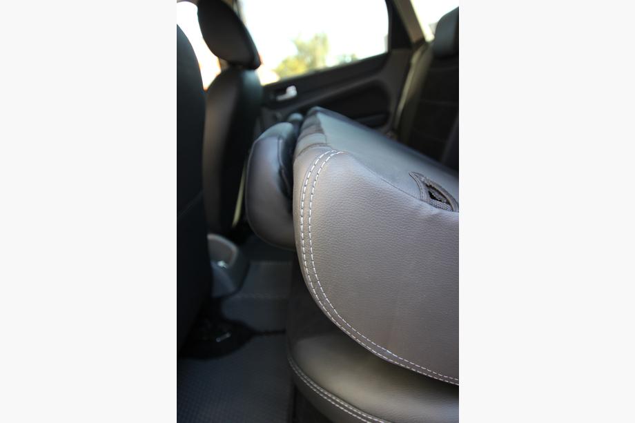 Ford Focus III 2011-2017 Autositzbezüge Kunstleder+Stoff+Alcantara Antara A001g (kompletter Innenraum) Foto 17