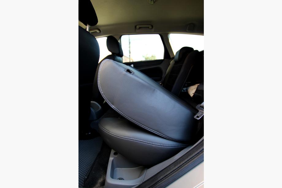 Ford Focus III 2011-2017 Autositzbezüge Kunstleder+Stoff+Alcantara Antara A001g (kompletter Innenraum) Foto 4