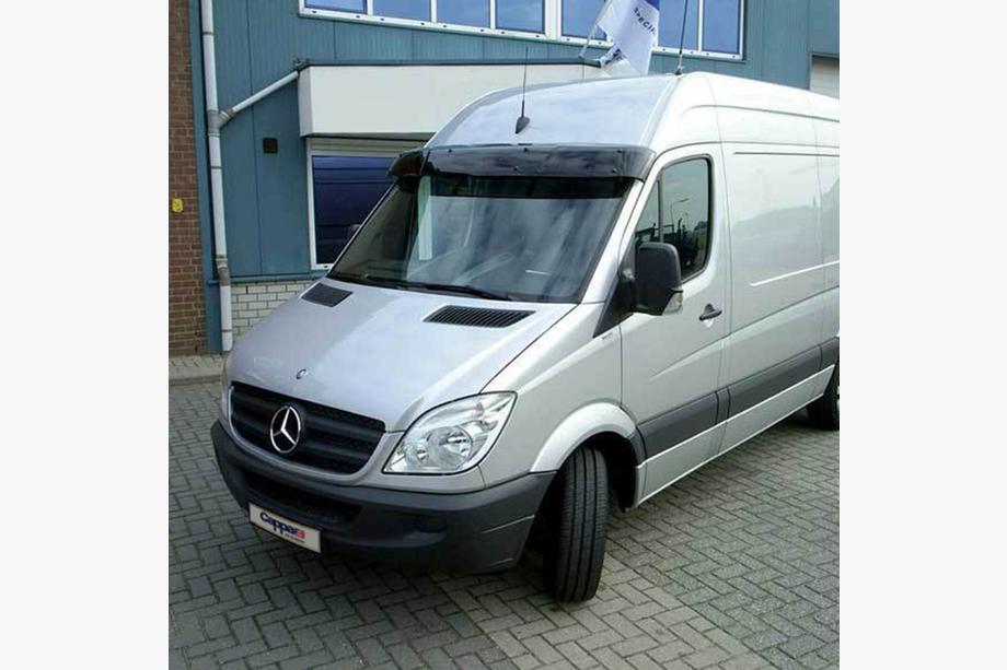 Mercedes Sprinter W906 2006–2018 Frontscheibenblende am Rahmen V2 (schwarz glanz, 5mm) Foto 6