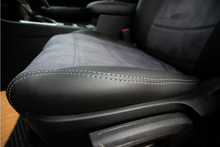 Kia Sportage 2021- Autositzbezüge Kunstleder+Stoff+Alcantara Antara A0010 (Komplettset) Foto 12
