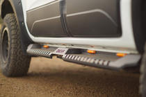 Land Rover Freelander I 1997-2006 Seitenstufen Dakar V2 mit LED (2 Stk, Metall) Foto 3