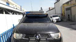 Mitsubishi L200 2006-2015 Windschutzscheibenblende (Meliset LED) Foto 2