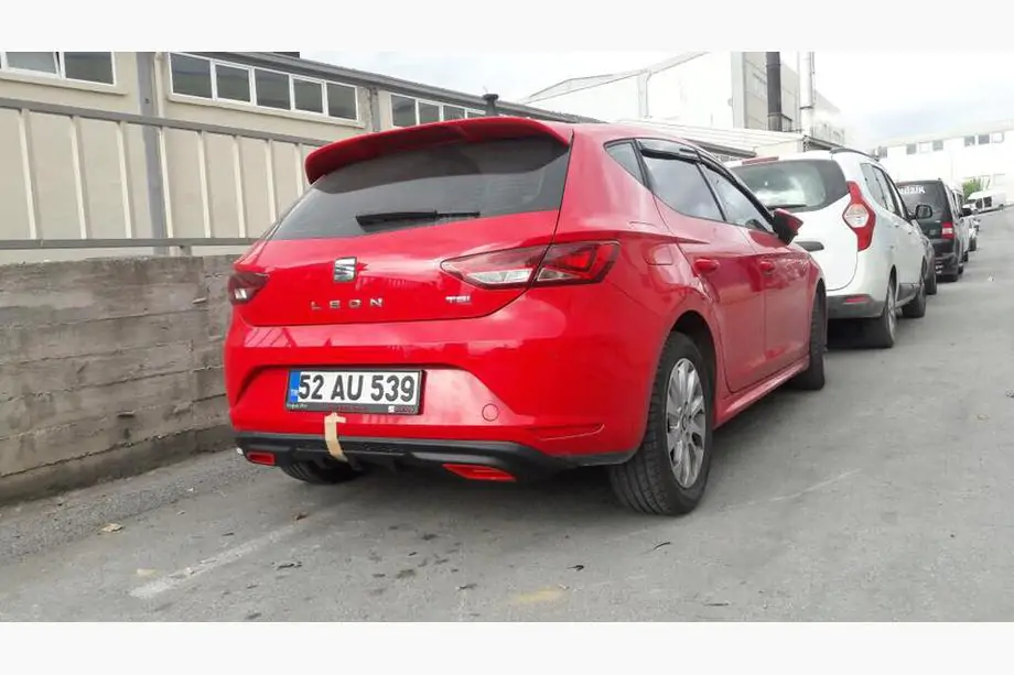 Seat Leon 2013-2020 Heckstoßstangenabdeckung (grundiert zum Lackieren) Image