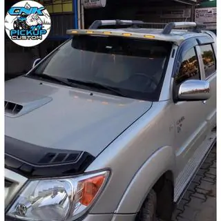 Windschutzscheibenblende (Meliset LED) Toyota Hilux 2015- Foto 1