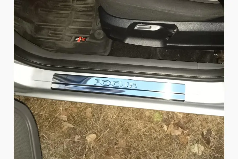 Ford Focus III 2011-2017 Einstiegsleisten Edelstahl Carmos V2 (4 Stk.) Image