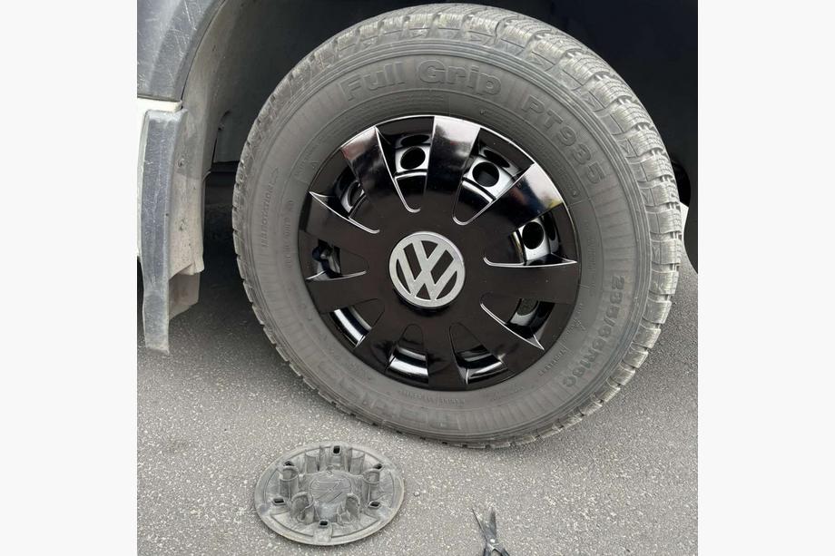 Volkswagen Crafter 2006-2016 Radkappen schwarz ABS (1-teilig, 4 Stk) Image