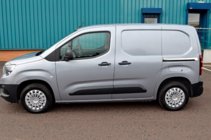 Peugeot Partner/Rifter 2019- Edelstahl Zierleisten Schiebetür (2 Stk.) Foto 2