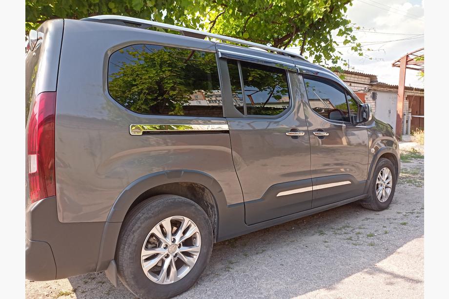 Peugeot Partner/Rifter 2019- Edelstahl Zierleisten Schiebetür (2 Stk.) Image