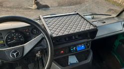 Mercedes T1 (207-410) 1977-1995 Ablagebrett Armaturenbrett (Grau mit grauer Naht) Foto 1