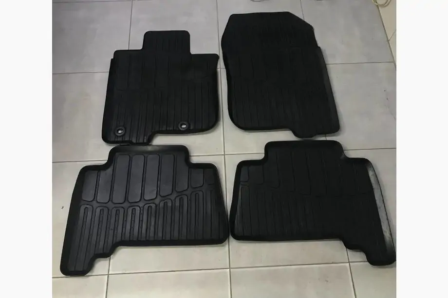 Toyota Land Cruiser Prado 150 2009-2023 Gummimatten (2013-2022, Original) Gebraucht Image