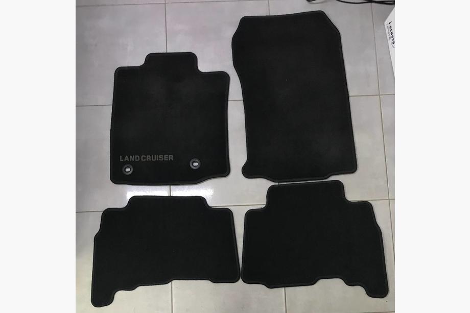 Toyota Land Cruiser Prado 150 2009-2023 Textil Fußmatten (2013-2022, Original) Gebraucht Image