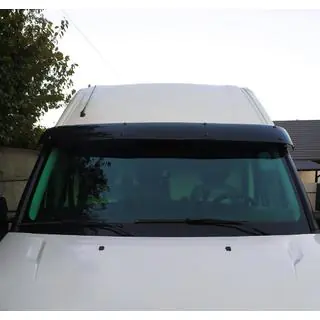 Frontscheibenblende V2 (schwarz glanz, 5mm) Iveco Daily 2014- Foto 3