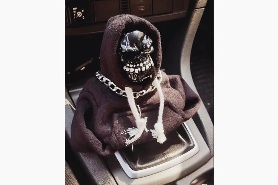 Schaltknaufhülle Hoodie-Style (Schwarz, weiße Kordel) Foto 5