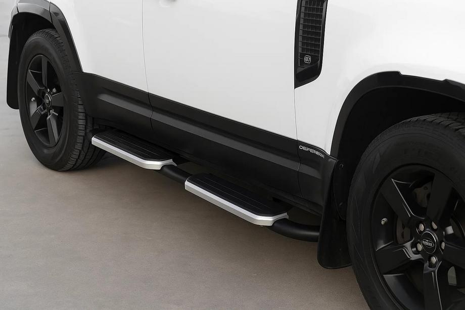 Land Rover Defender 2019- Seitliche Trittbretter OEM Silver (für 110/130, 2 Stk.) Image