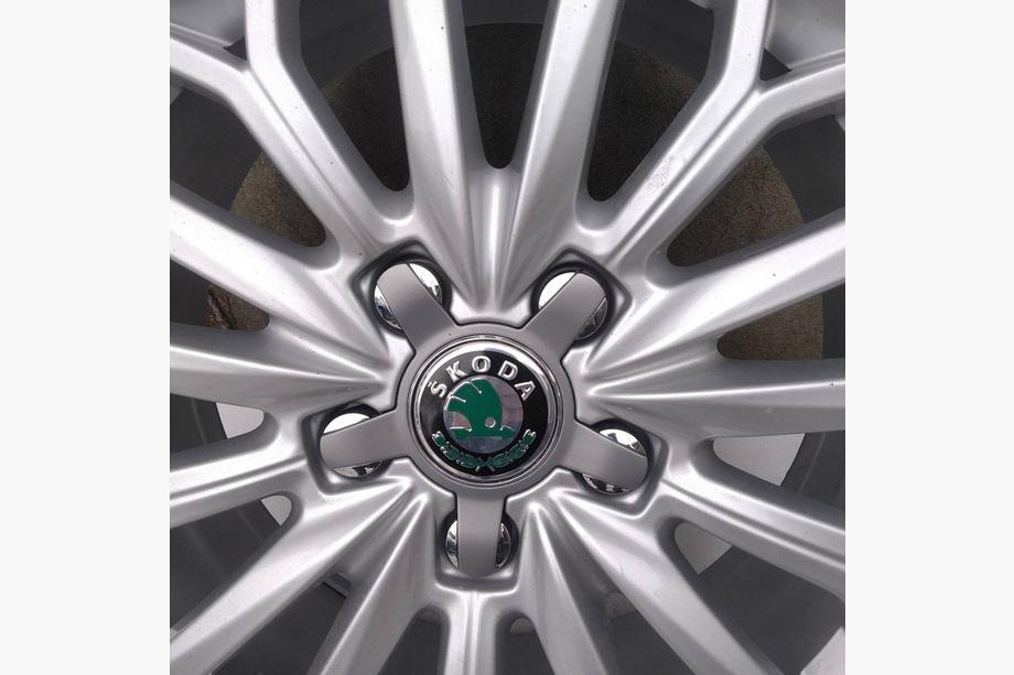 Skoda Felgenaufkleber 56mm J1009 (4 Stk) Image