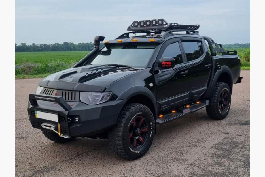 Mitsubishi L200 2006-2015 Türleisten (4 Stk, ABS) Image