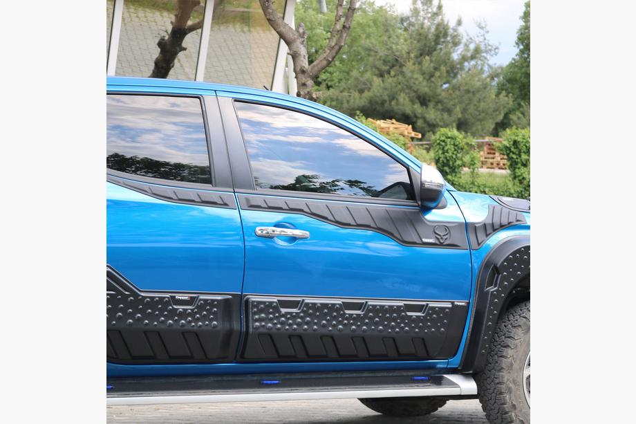 Mitsubishi L200 2015-2024 Obere Türleisten 2019+ (6 Stk, ABS) Image