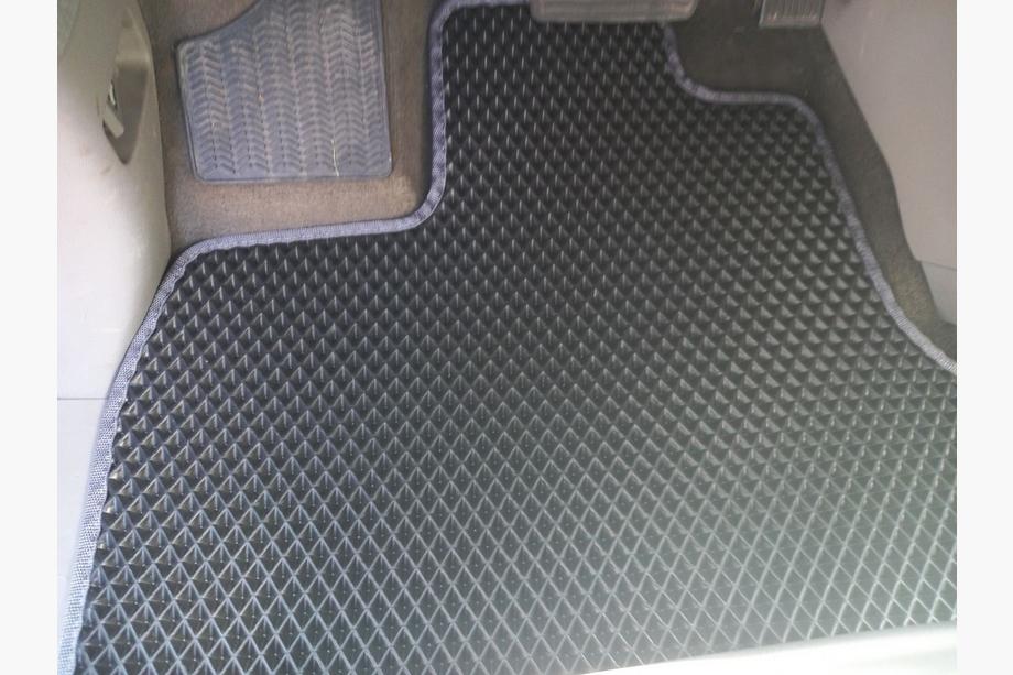 Honda Odyssey 2010–2017 Fußmatten (3 Reihen, EVA, Schwarz) Image