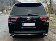 Toyota Land Cruiser 200 2007-2021 Facelift Kit auf LC 300 High-Line (Komplettset) Foto 7