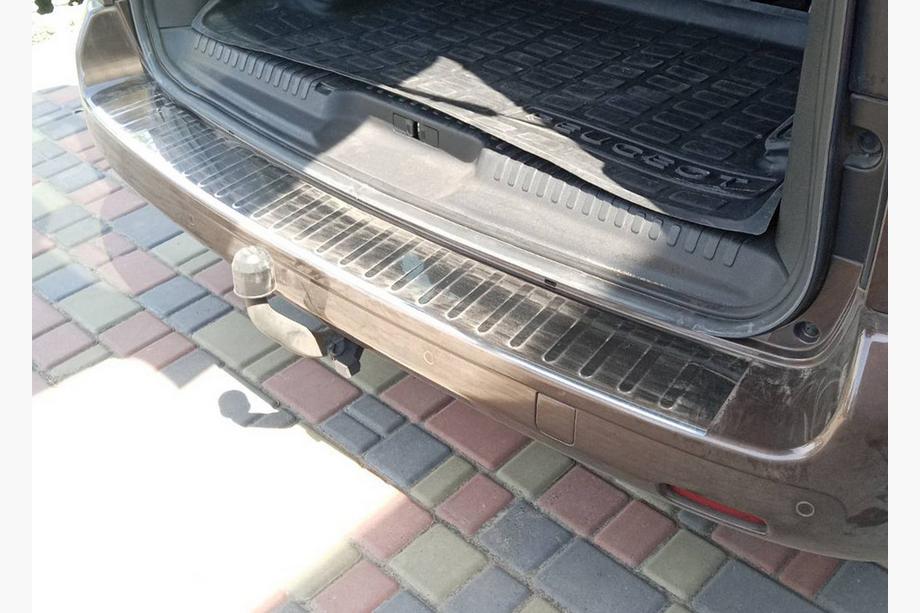 Opel Vivaro 2019- Heckstoßstangenschutz mit Kante Carmos (Edelstahl) Kurzer/Mittlerer Radstand Image