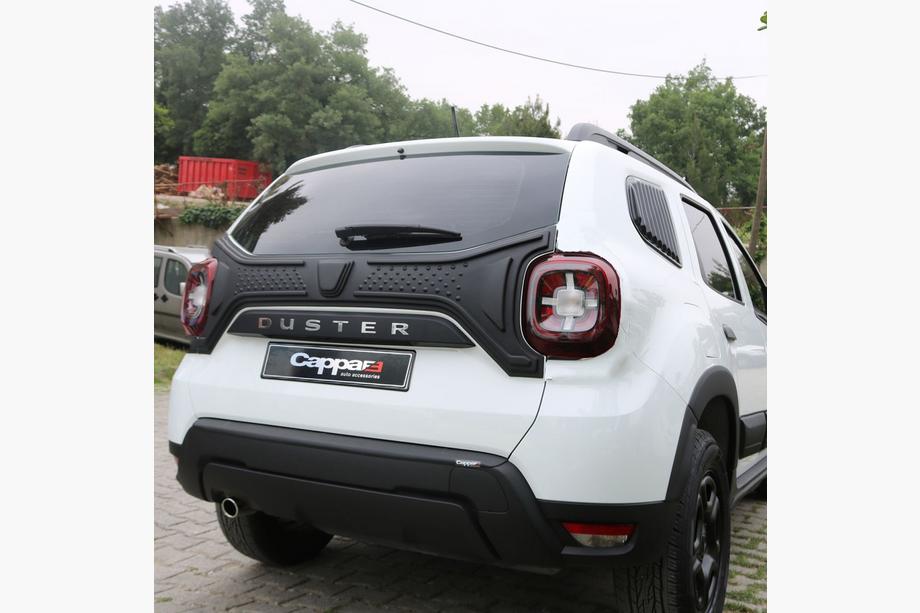 Dacia Duster 2018-2024 Kunststoffabdeckung für Kofferraumklappe (1 Teil) Image