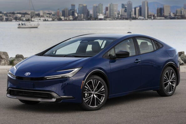 Rückblick auf die neue Generation des Hybridmodells Toyota Prius