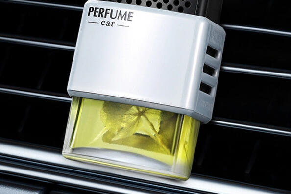 Wie wählt man ein Aroma im Autoinnenraum aus?