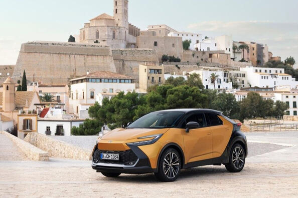 Testbericht zum kompakten Crossover Toyota C-HR der zweiten Generation Foto 1